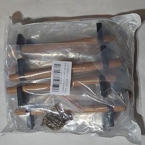 Cabinet Pulls NWT